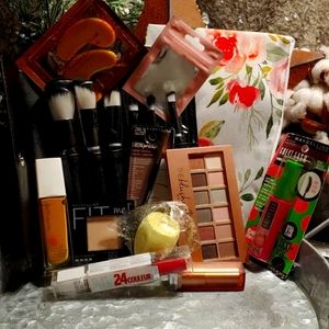 MAYBELLINE BUNDLE * NEW*